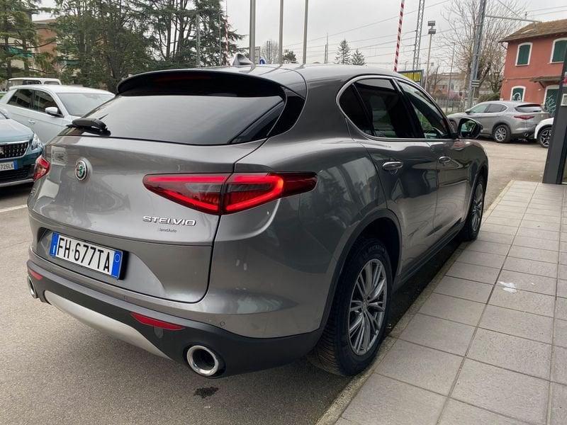 Alfa Romeo Stelvio 2.2 Turbodiesel 210 CV AT8 Q4 Executive