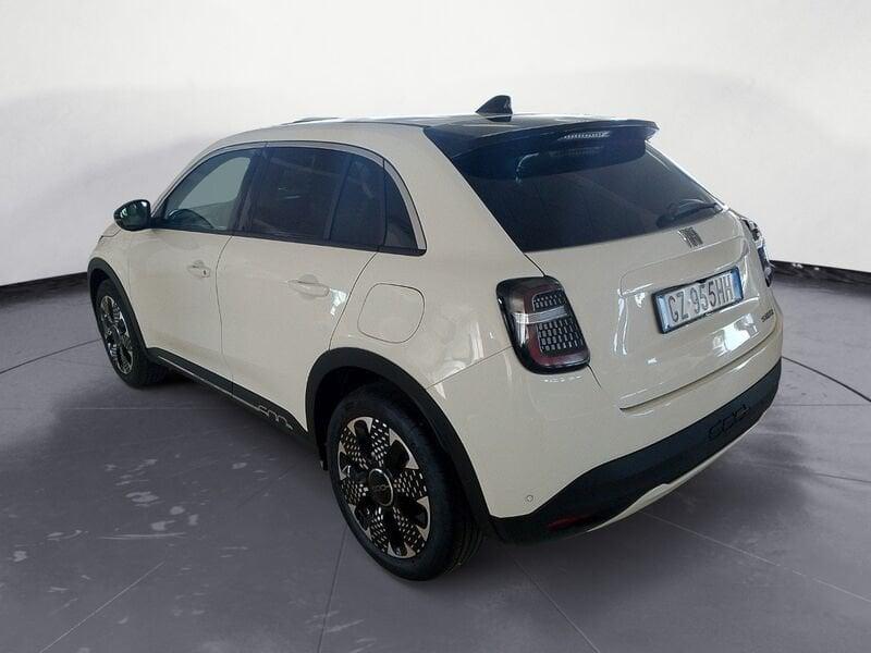 FIAT 600 (2023-->) Hybrid 110 CV DCT MHEV La Prima