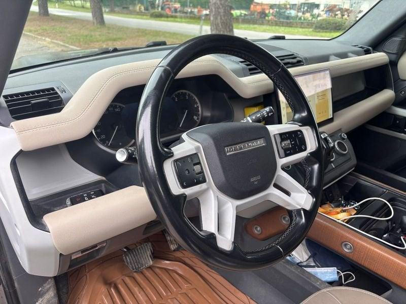 Land Rover Defender 3.0 D6 200 110 SE AWD auto.