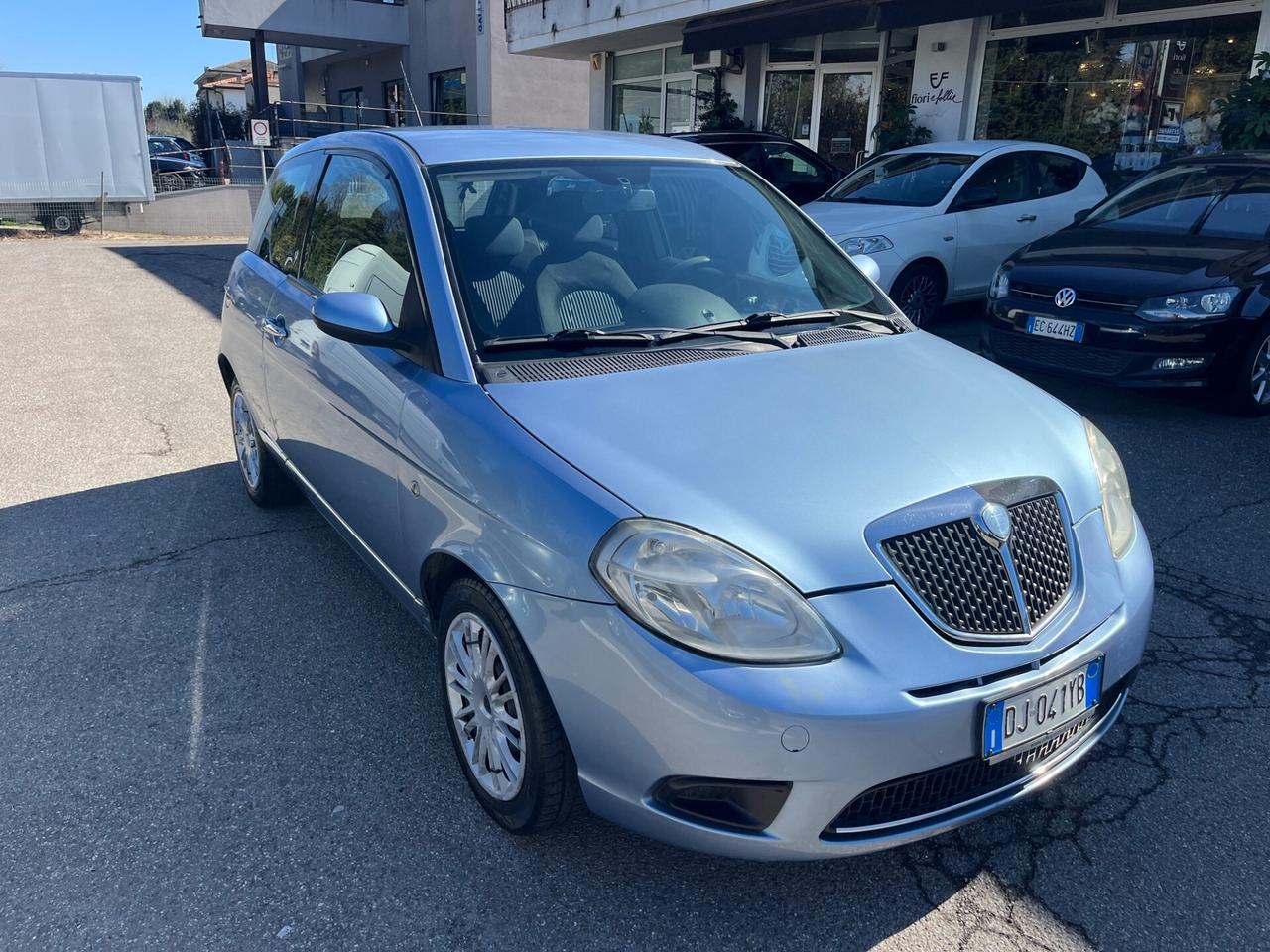 Lancia Ypsilon 1.2benzina/Euro4/60CV/neopatentato/unico proprietario