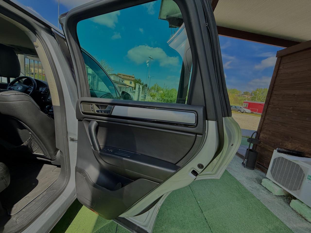 TOUAREG 2A SERIE 3.0 TDI TRIPTRONIC BLUEMOTION TEC