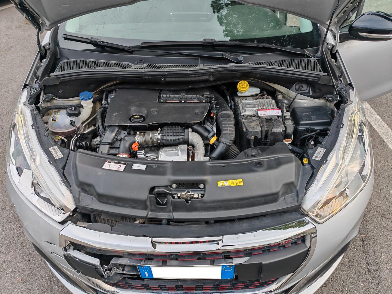 Peugeot 208 BlueHDi 5 porte GT Line Incidentata/Sinistrata