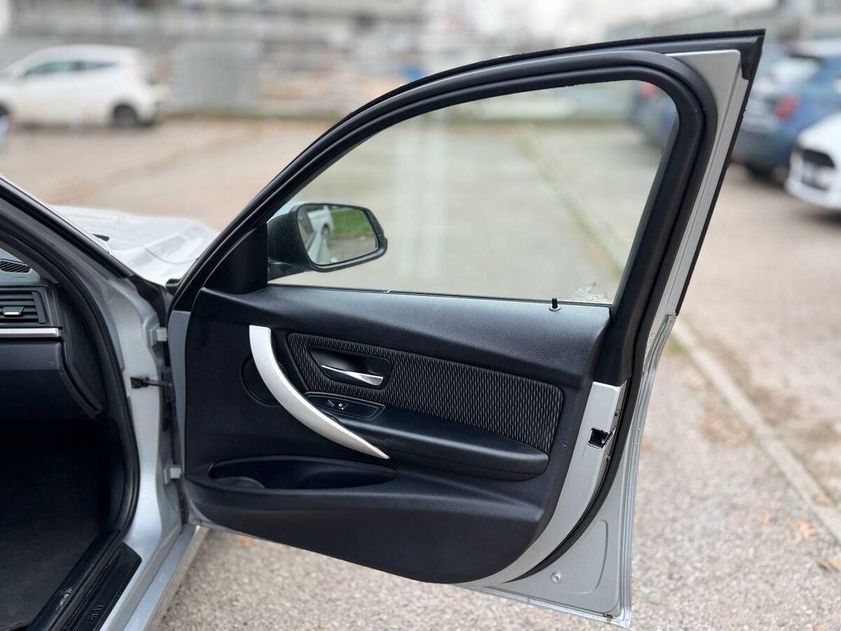 BMW Serie 3 Touring 318d Business Advantage auto BMW SERVICE!