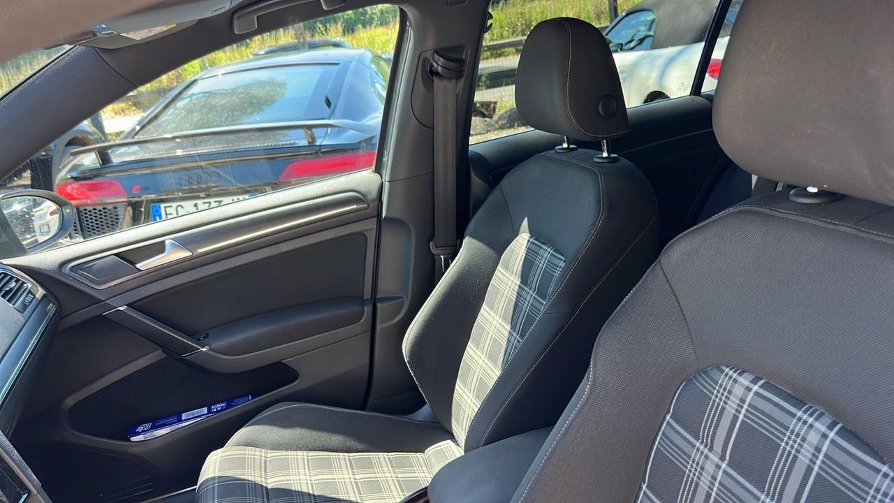 Volkswagen Golf GTD 2.0 TDI DSG 5p. BlueMotion Technology