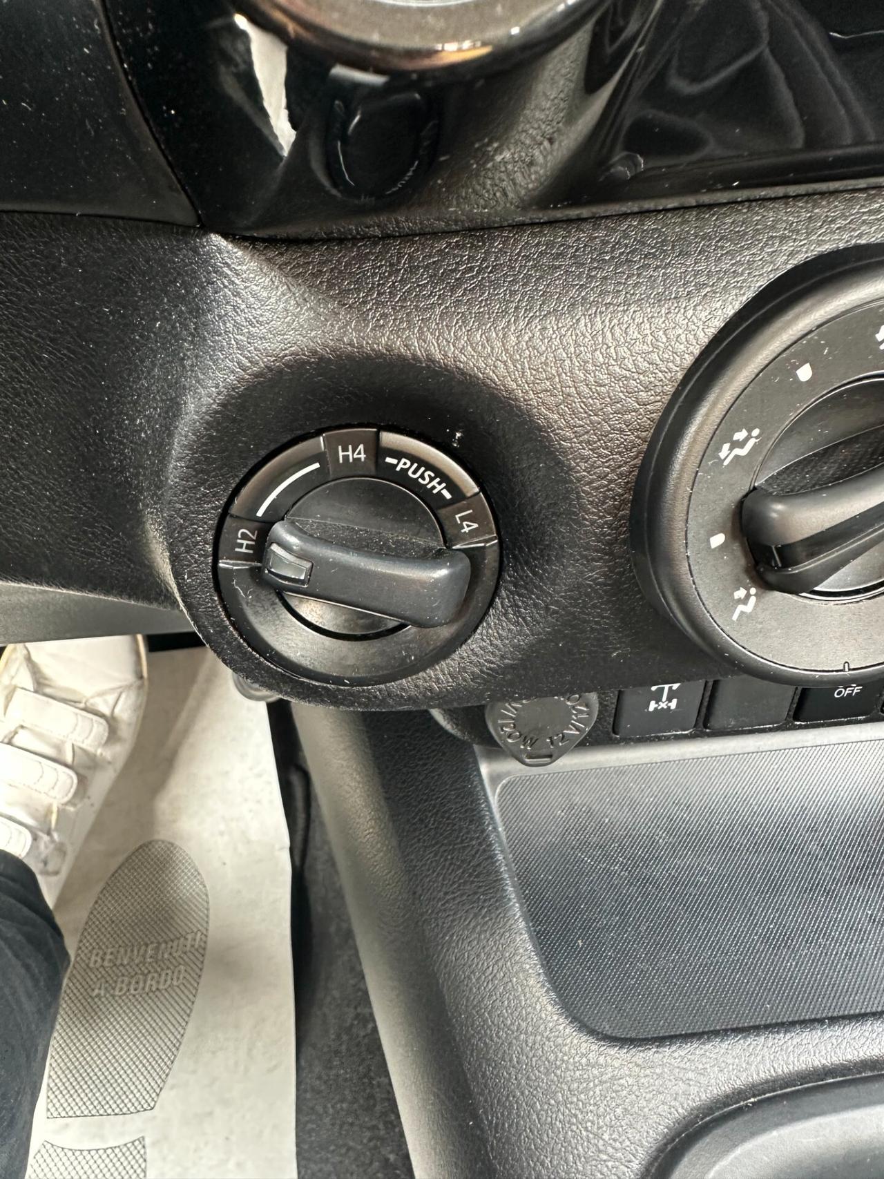 Toyota Hilux 2.4 D-4D 4WD IVA