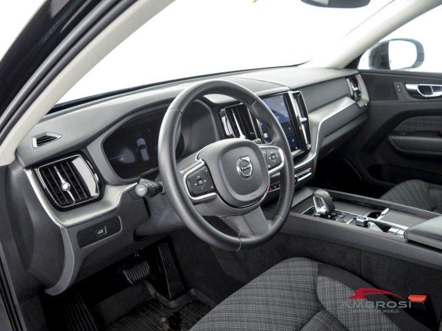 VOLVO XC60 2.0 b4 Essential awd auto