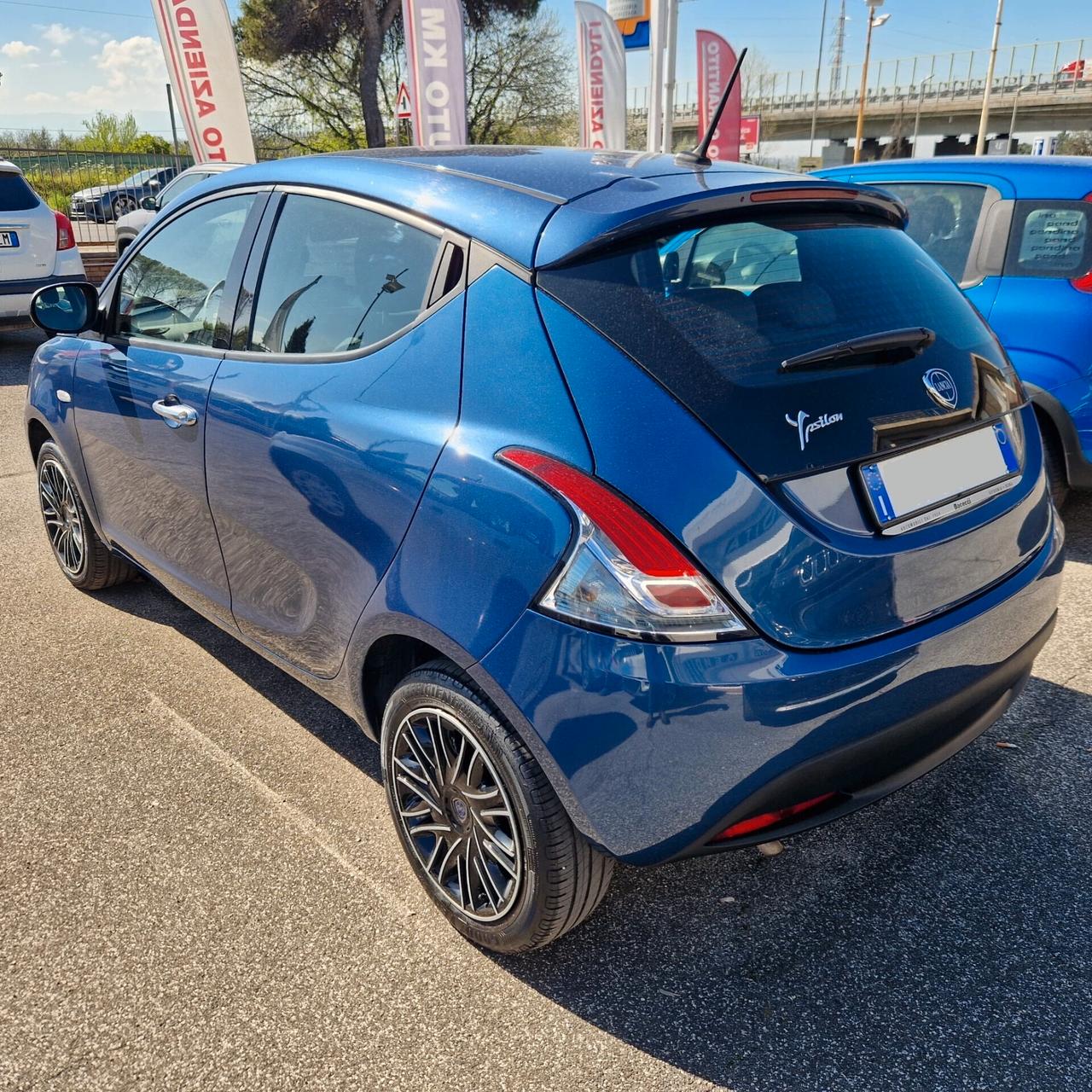 Lancia Ypsilon 1.0 FireFly 5 porte S&S Hybrid Silver Plus