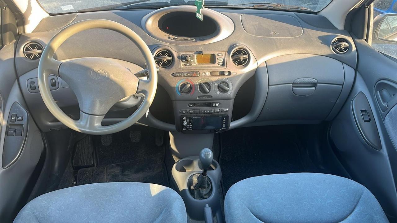 Toyota Yaris 1.0i 16V cat 5 porte