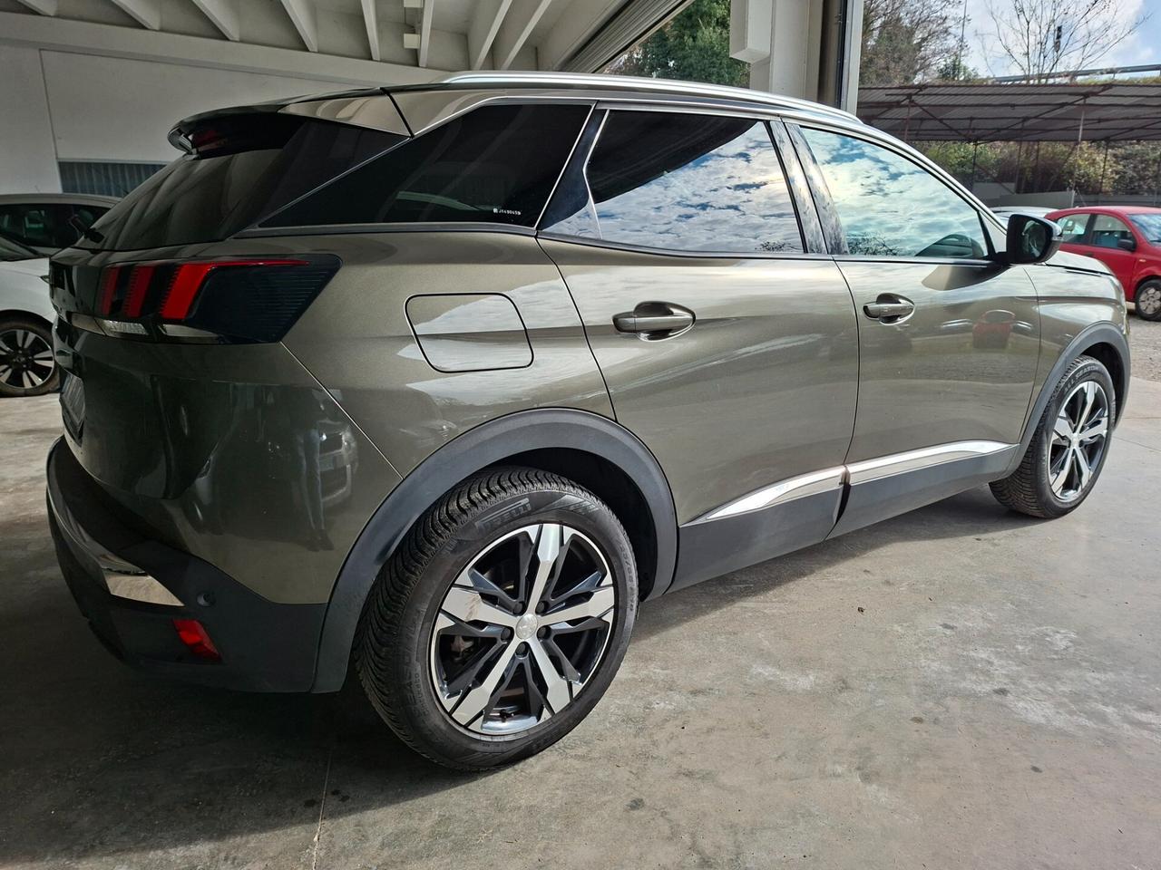 Peugeot 3008 1.2 Allure DA NEOPATENTATI