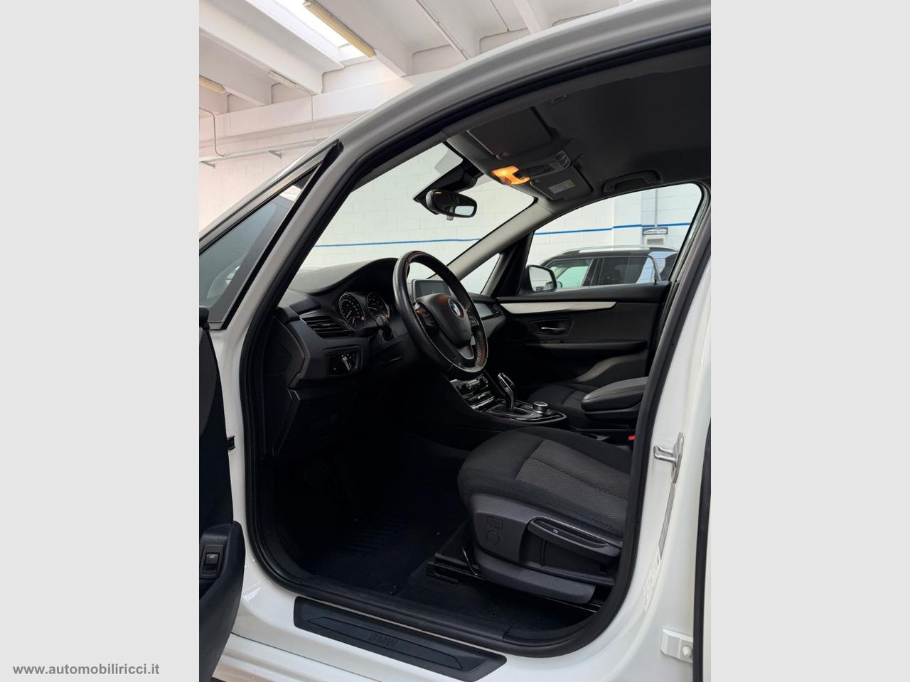 BMW 218i ACTIVE TOURER