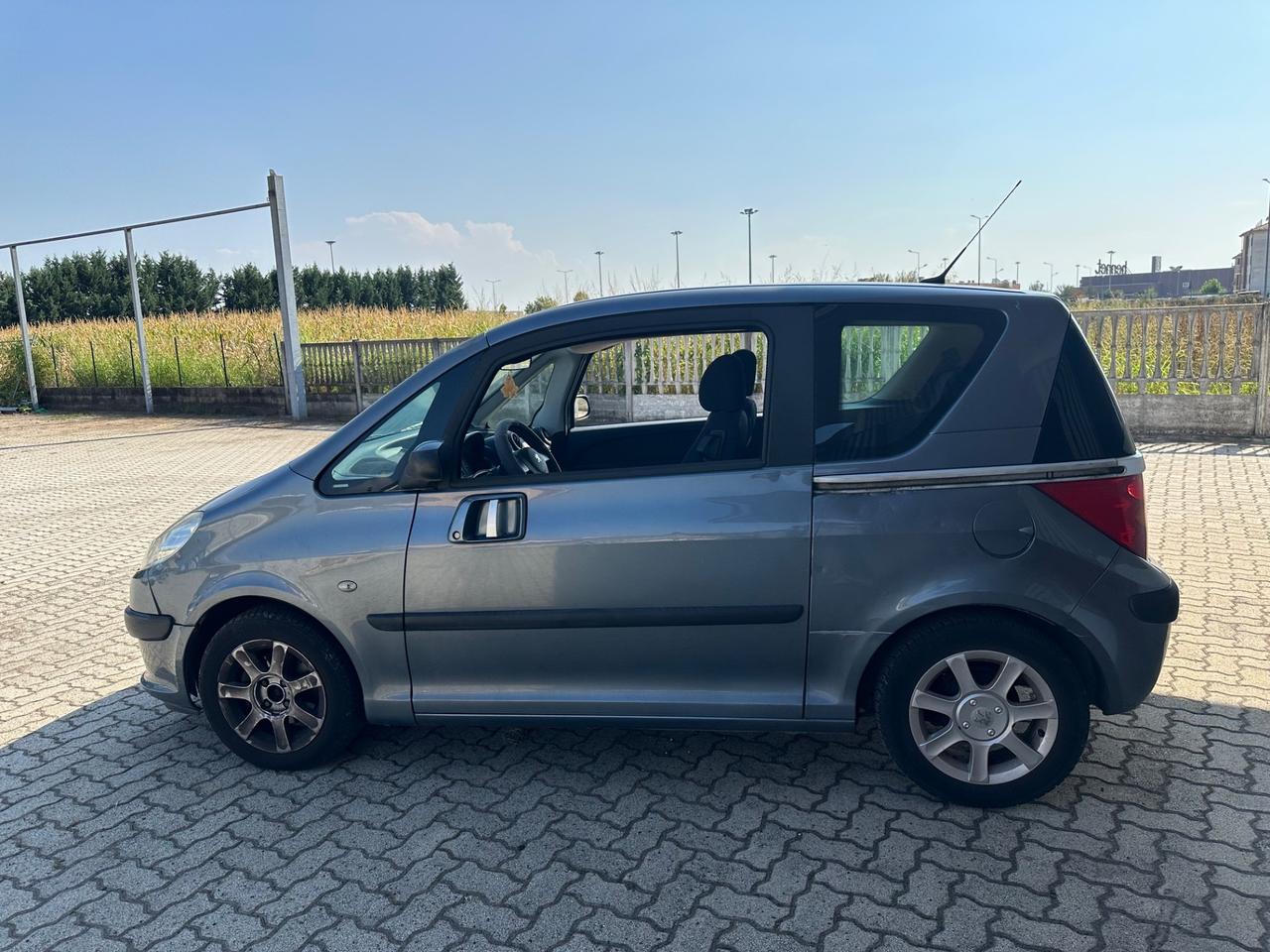 Peugeot 1007 1.4 HDi Trendy
