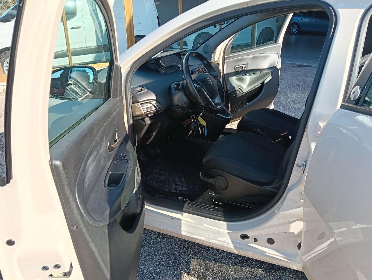 Lancia Ypsilon 1.2 69 CV 5 porte GPL Ecochic Gold