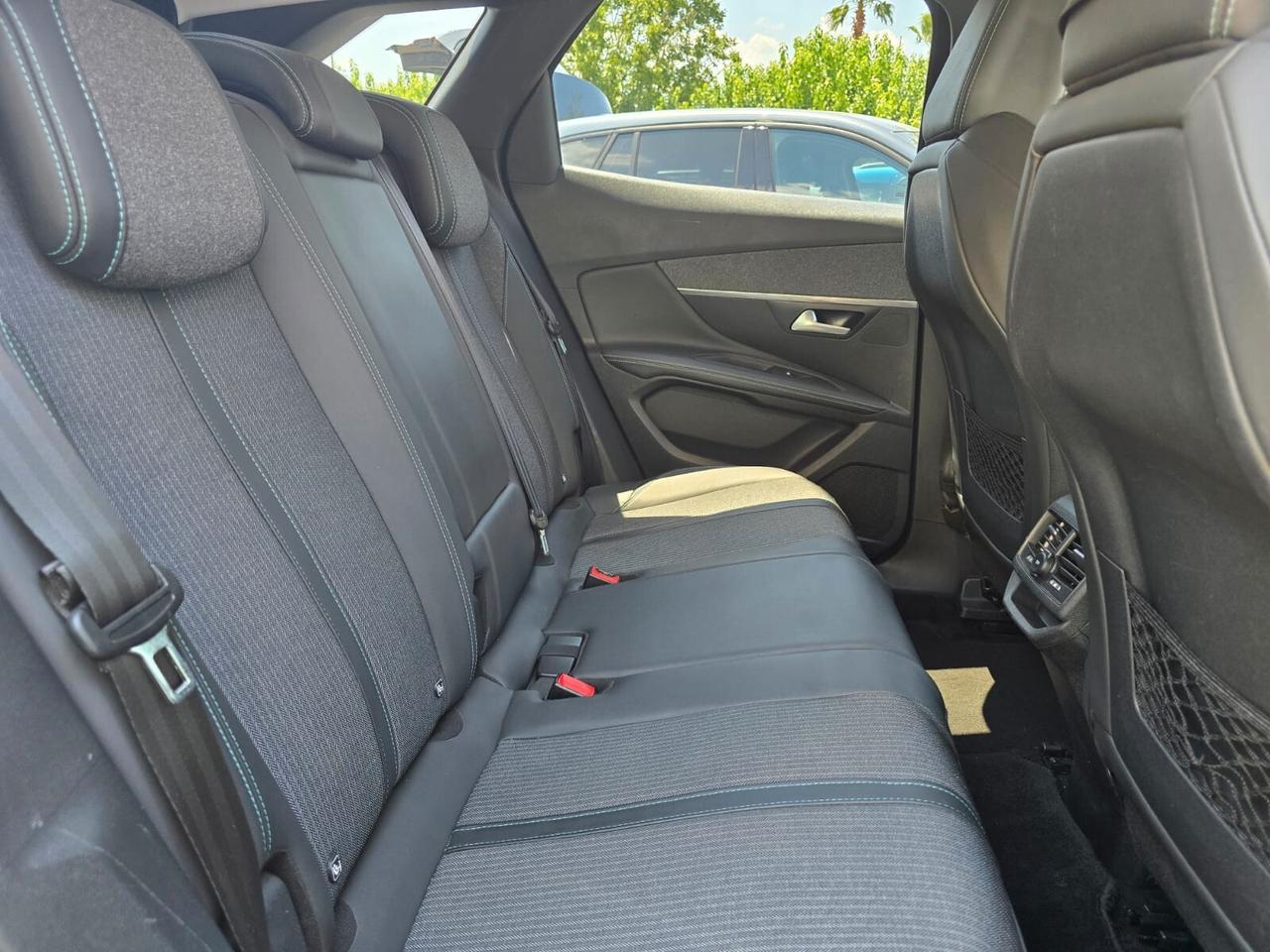 Peugeot 3008 1.5BLUEHDI 130CV GT ITALIANA