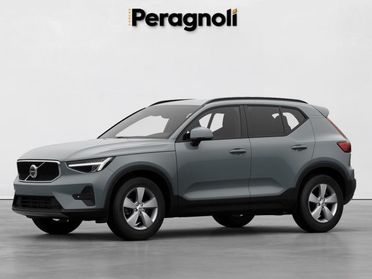 VOLVO XC40 B3 ESSENTIAL AUTOMATICA