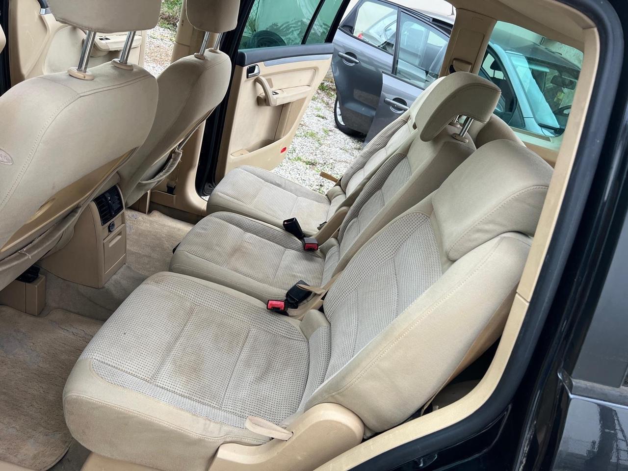 Volkswagen Touran 1.6 16V FSI Highline