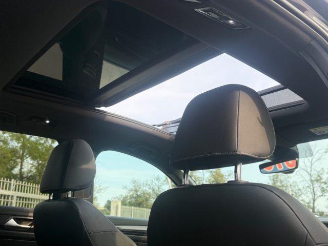 VOLKSWAGEN T-Roc R-LINE TETTO APRIBILE-GARANZIA