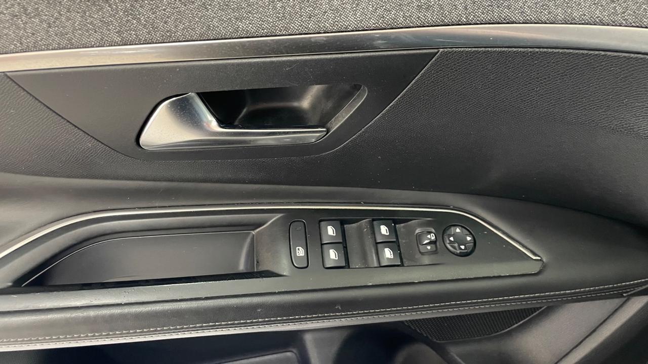 Peugeot 3008 BlueHDi 130 S&S Allure