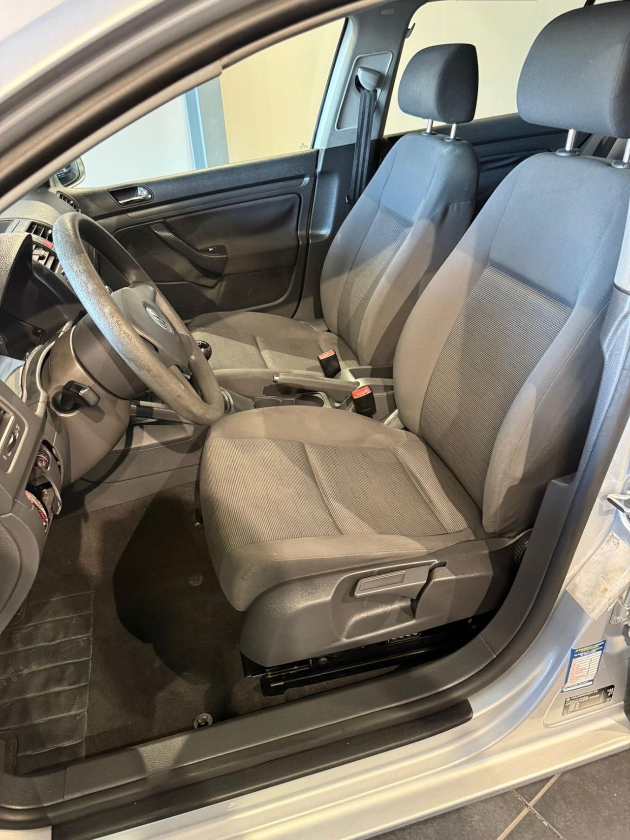 Volkswagen Golf 5 SERIE-NEOPATENTATI