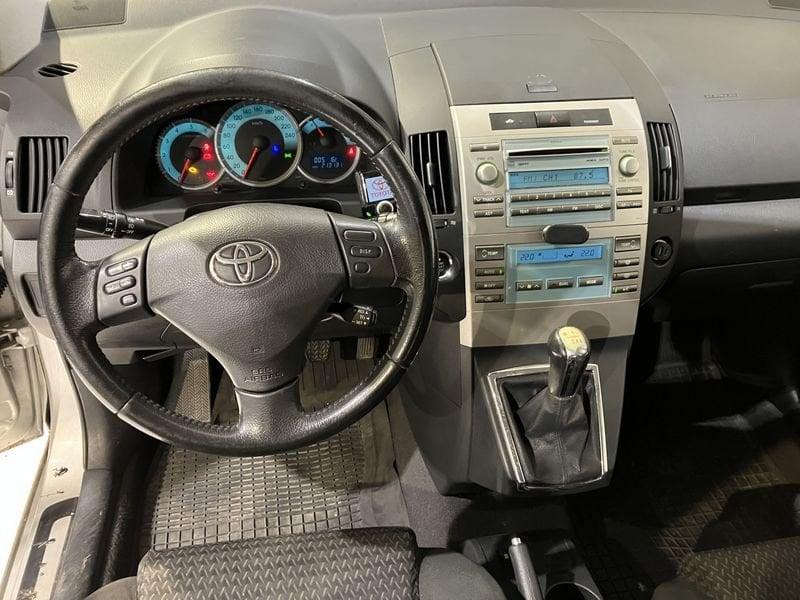 Toyota Corolla Corolla Verso 2.2 d-4d Sol 136cv N1 5p.ti Autocarro