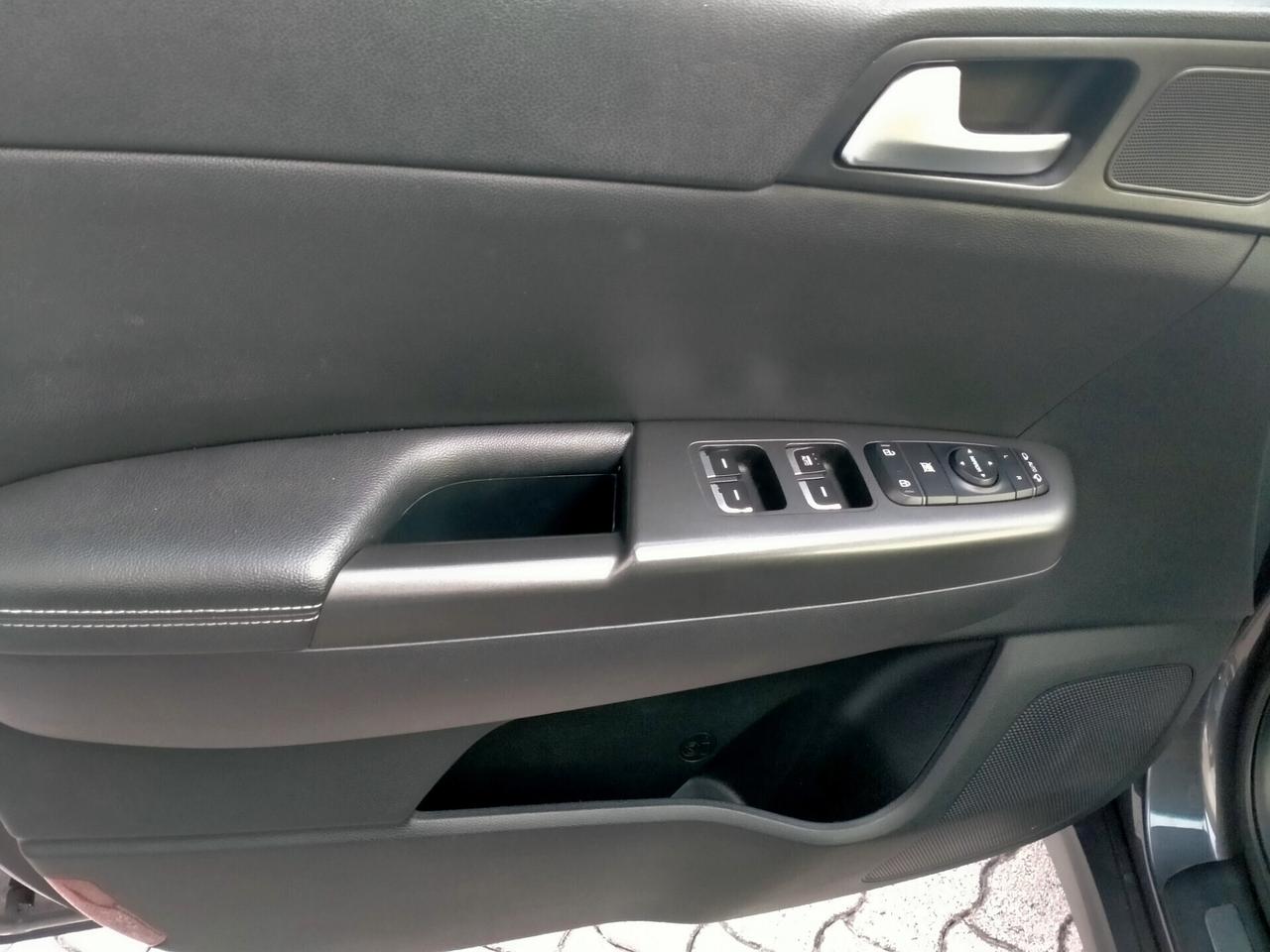 Kia Sportage 1.7CRDI E6 STYLE PACK TETTO PAN. APRIBILE LEGA 19