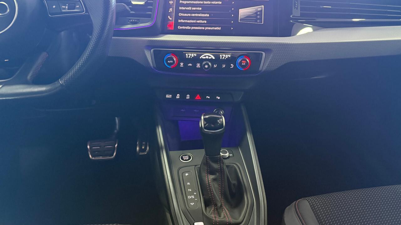Audi A1 SPB 40 TFSI S tronic Identity Black