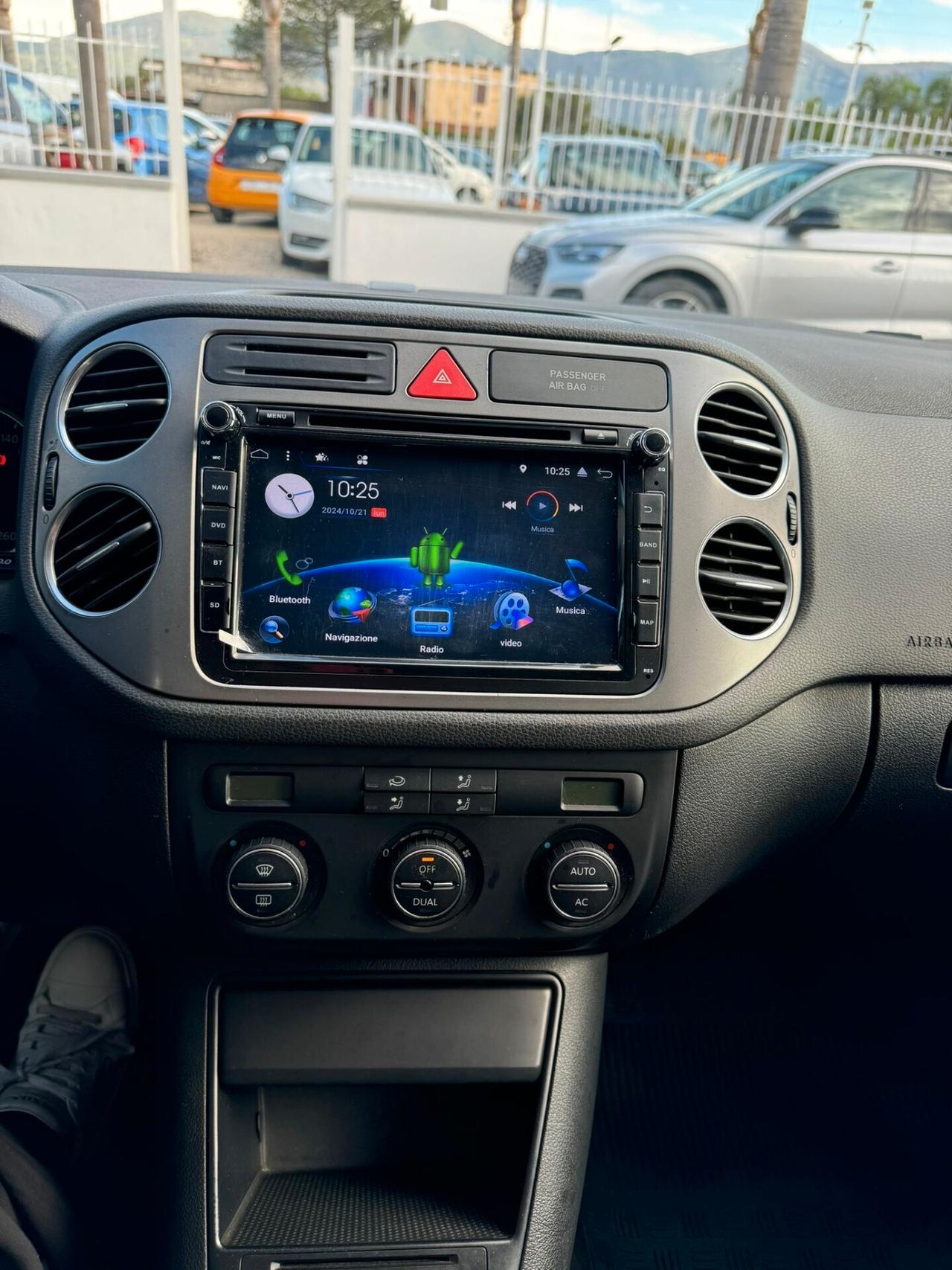 Volkswagen Tiguan 2.0 16V TDI DPF Sport & Style (18°)