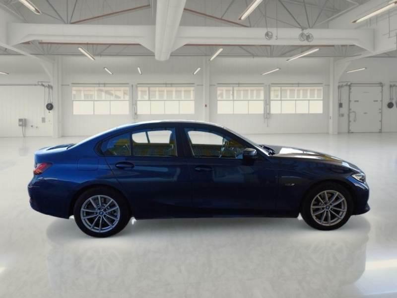 BMW 320 Business Advantage aut. 4 PORTE BERLINA