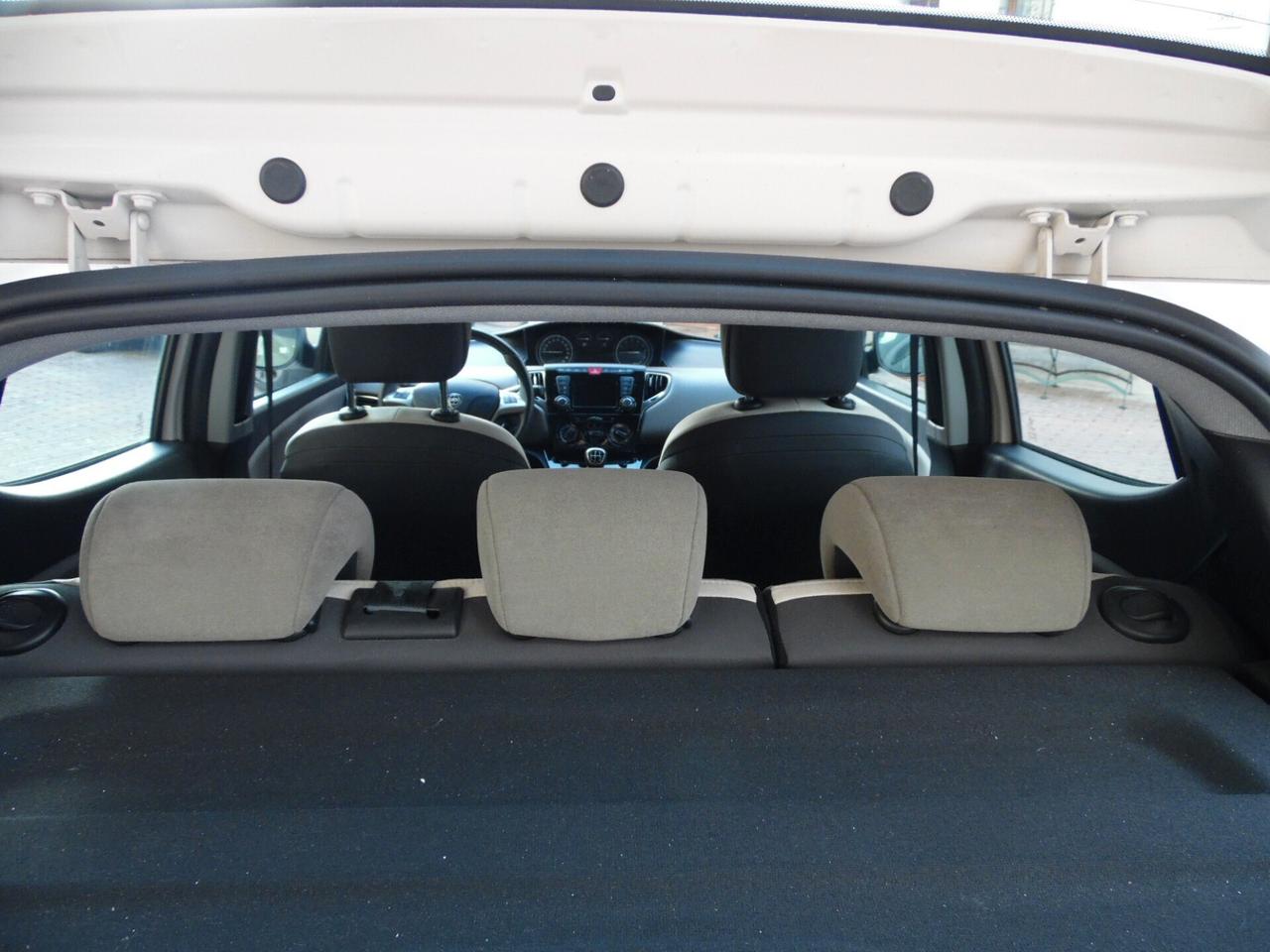 Lancia Ypsilon Gold 5 posti