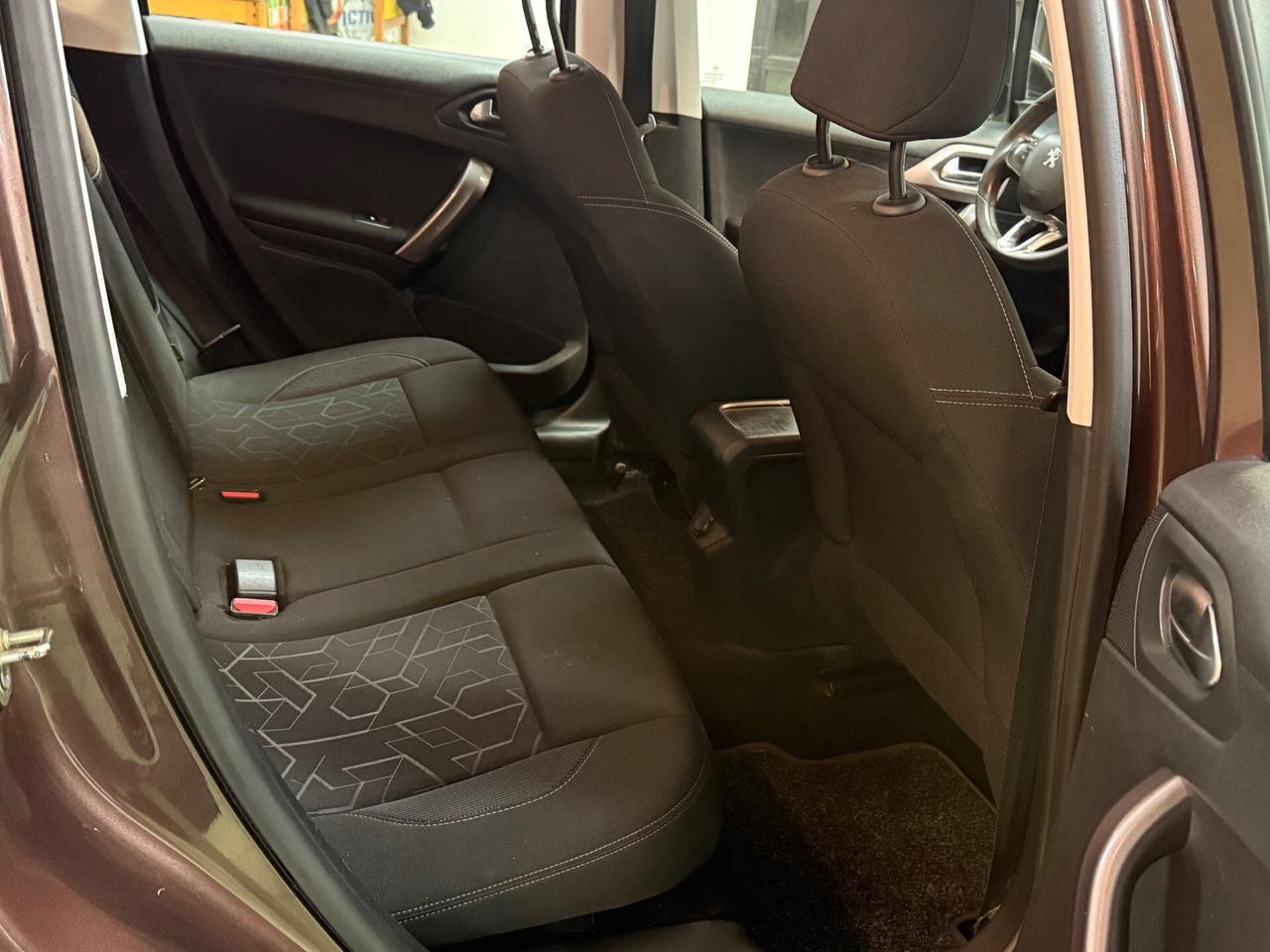 Peugeot 2008 1.2 VTi 82CV Allure