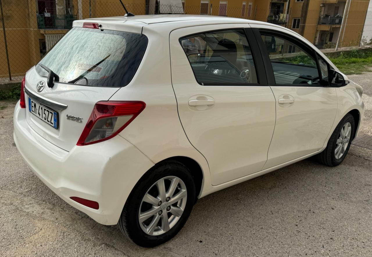 Toyota Yaris 1.0 3 porte Lounge