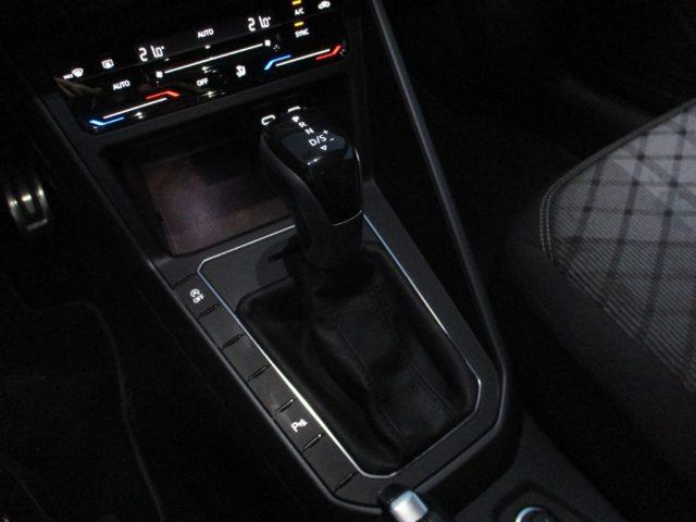 VOLKSWAGEN Taigo 1.0 TSI 110 CV DSG R-Line TETTO/CarPlay