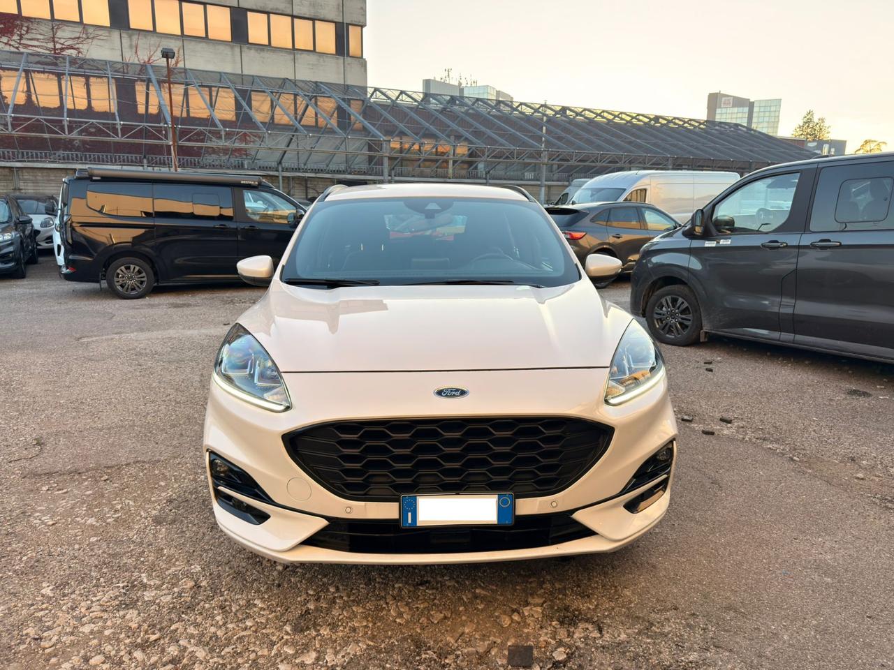 FORD Kuga 3ª serie - Kuga 2.5 Plug In Hybrid 225 CV CVT 2WD ST-Line