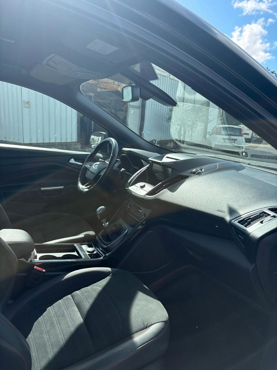 Ford Kuga 2.0 TDCI 120 CV S&S 2WD ST-Line