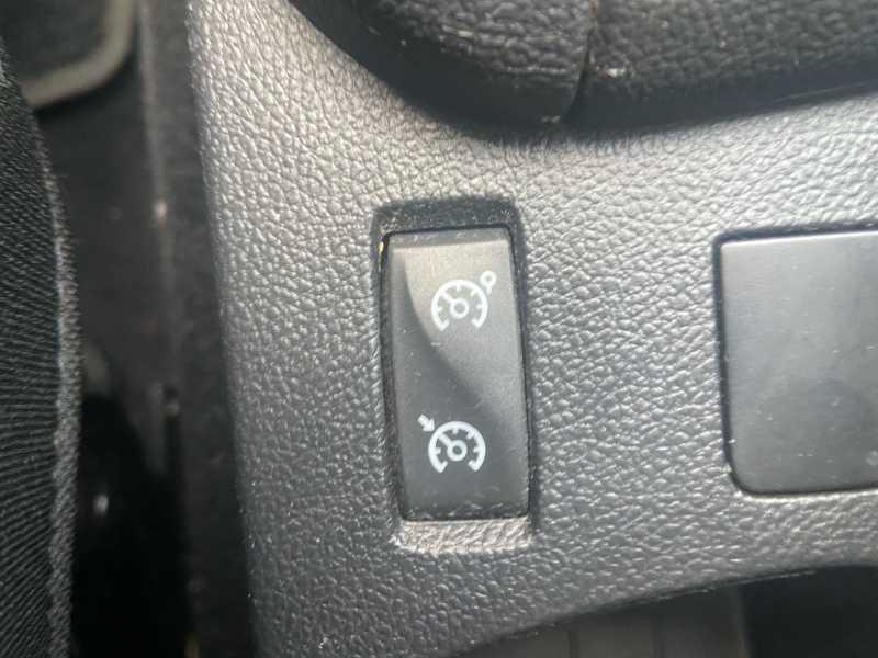 RENAULT Clio 1.2 16v Zen 75cv