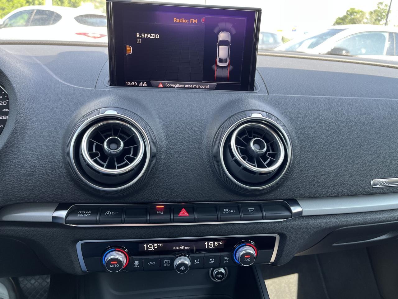 AUDI A3 BERLINA 1600 TDI 116 CV S.TRONIC