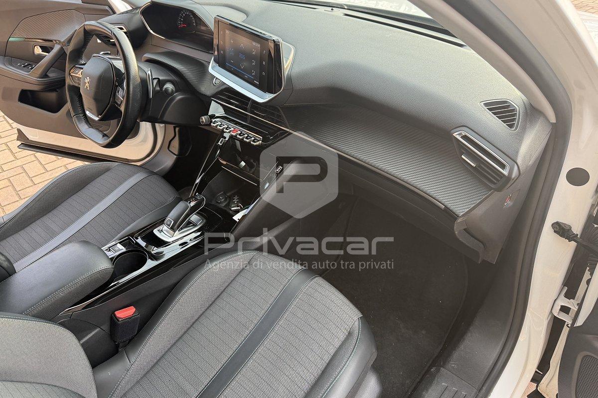 PEUGEOT 2008 BlueHDi 130 S&S EAT8 Allure