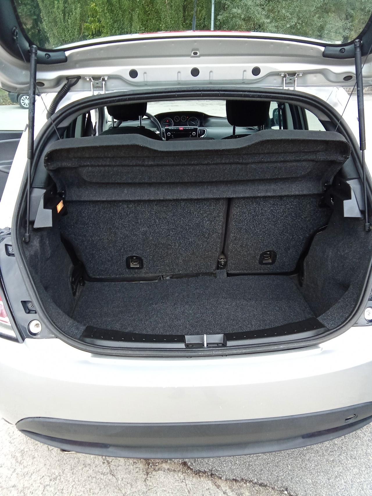Lancia Ypsilon 1.3 MJT 16V 95 CV 013