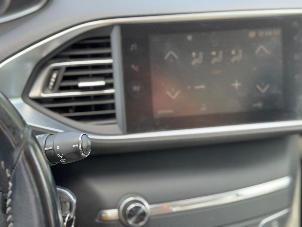 Peugeot 308 BlueHDi 120 S&S SW Allure