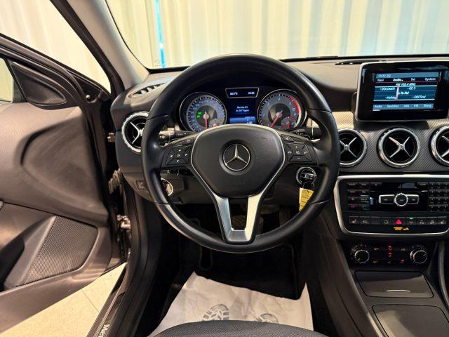 MERCEDES-BENZ GLA 200 CDI Automatic 4Matic Executive LED Navi Bluetooth