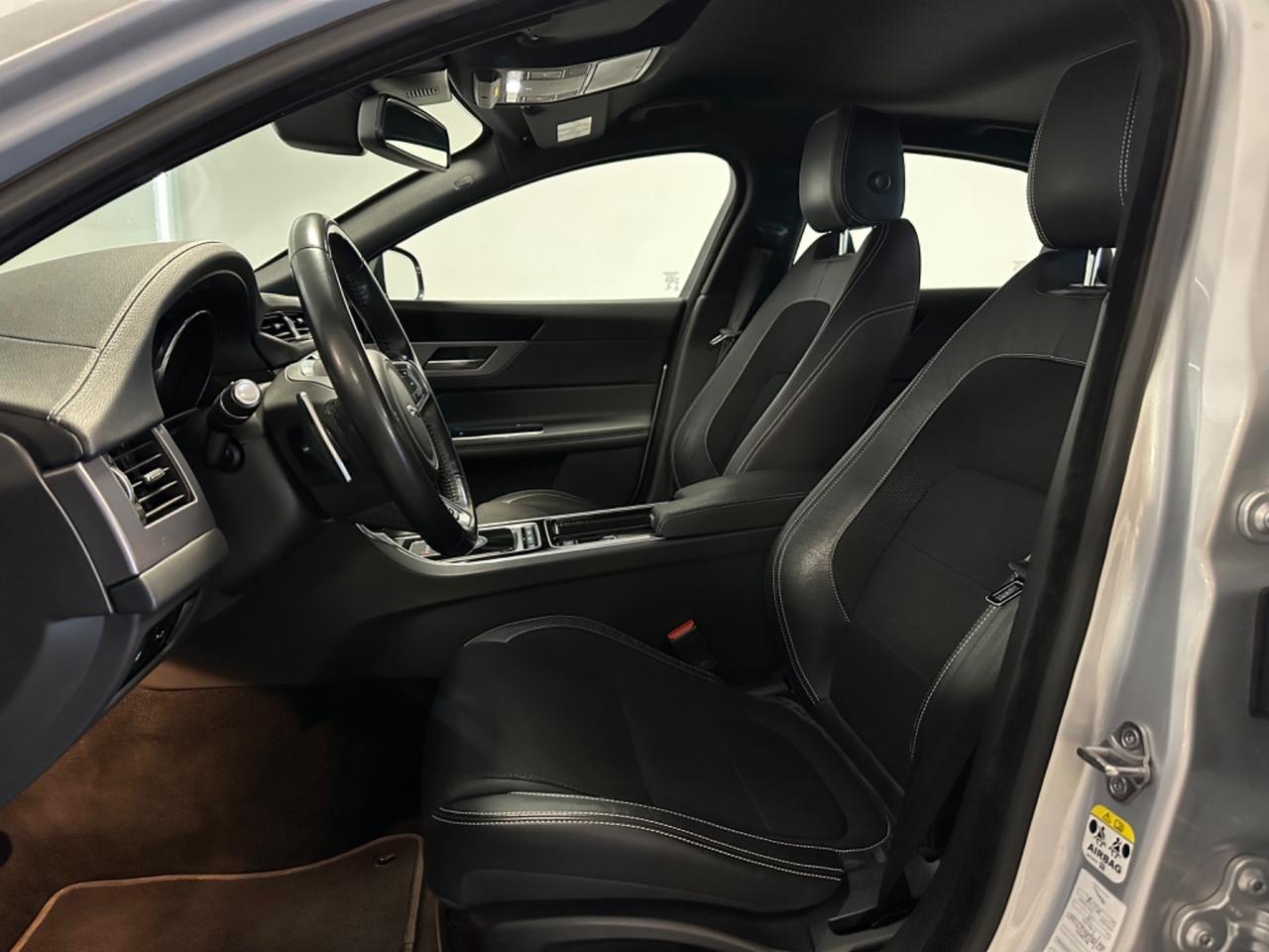 JAGUAR XF 2.0D AWD AUTOMATICA 240CV R-SPORT