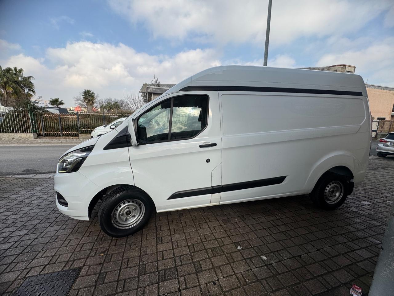 Ford Transit Custom Transit Custom 300 2.0 EcoBlue Hybrid 130 PC Furg. Titanium