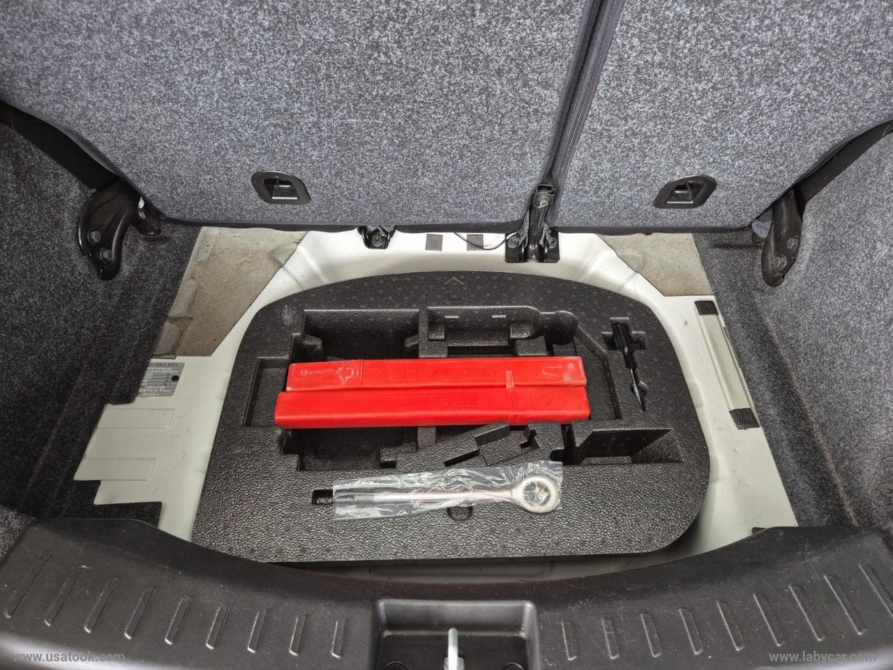 LANCIA Ypsilon 1.0 FireFly 5p. S&S Hybrid LANCIA YPSILON 1.0 HYBRID