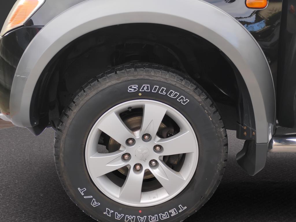 Mitsubishi L200 Double Cab L200 d.cab 2.5 di-d Intense