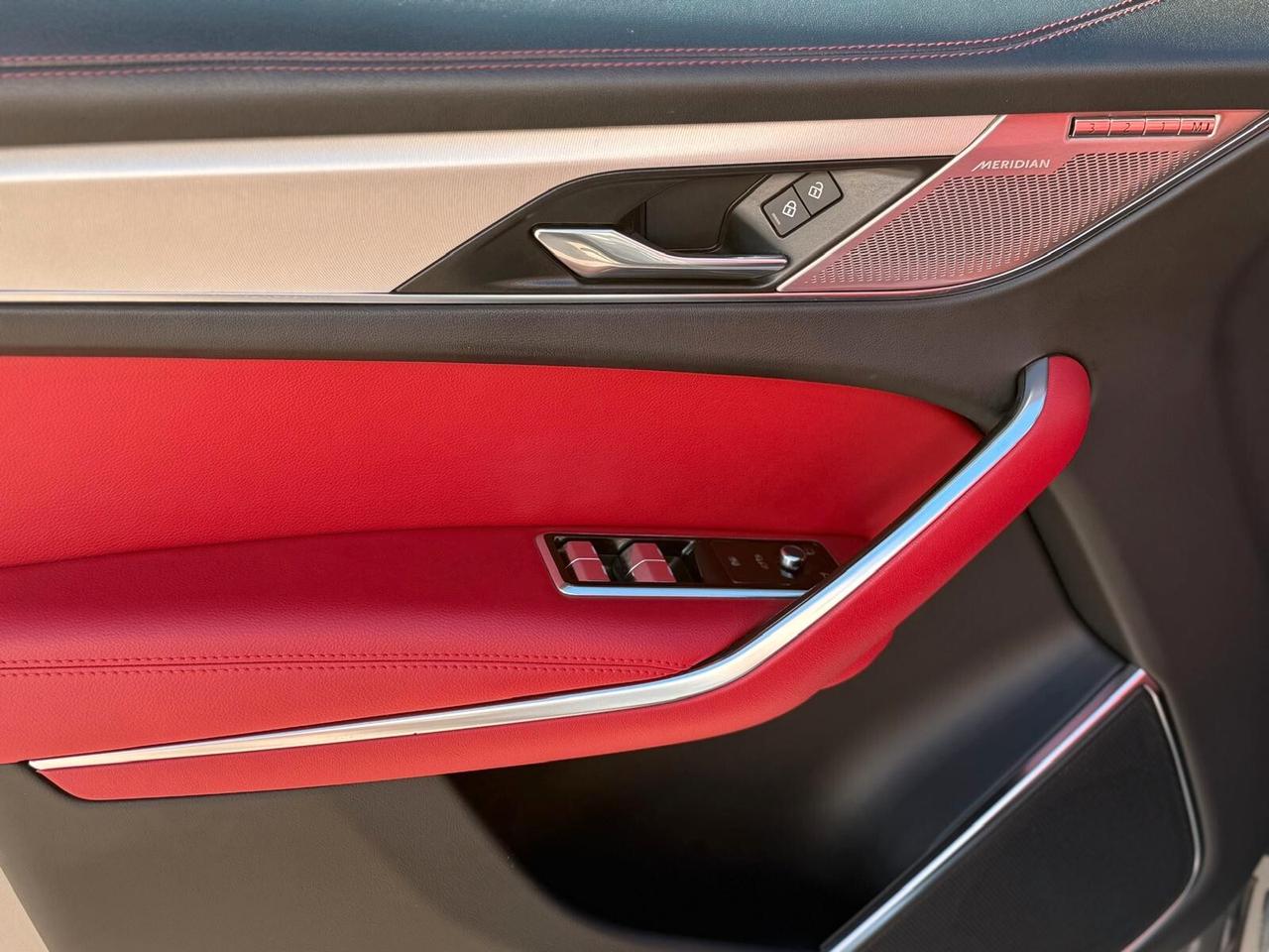 Jaguar F-Pace 2.0 D IBRIDA/DIESEL R-DYN FULL AFFARE