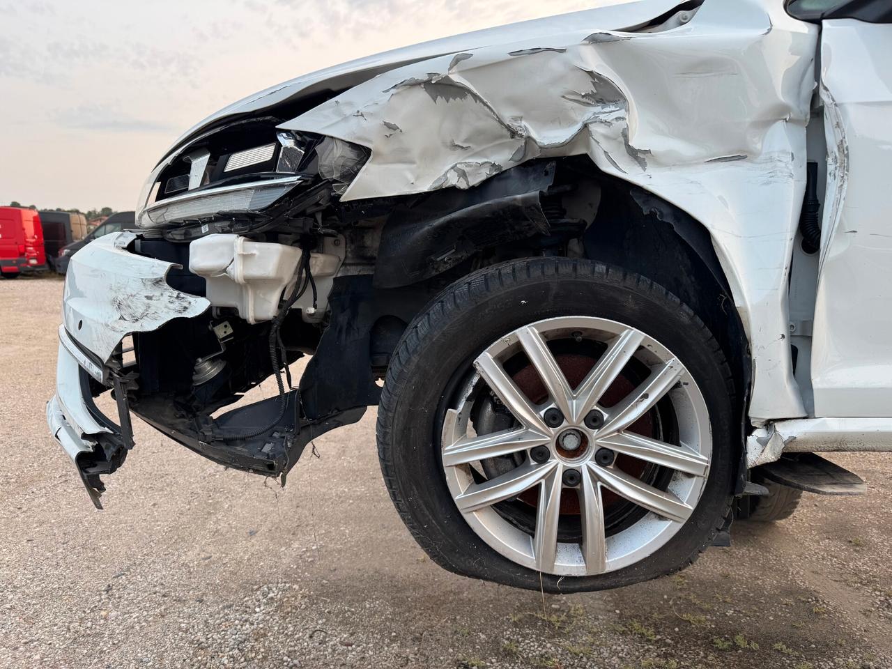 Volkswagen Golf Variant 1.6 tdi 115cv INCIDENTATA