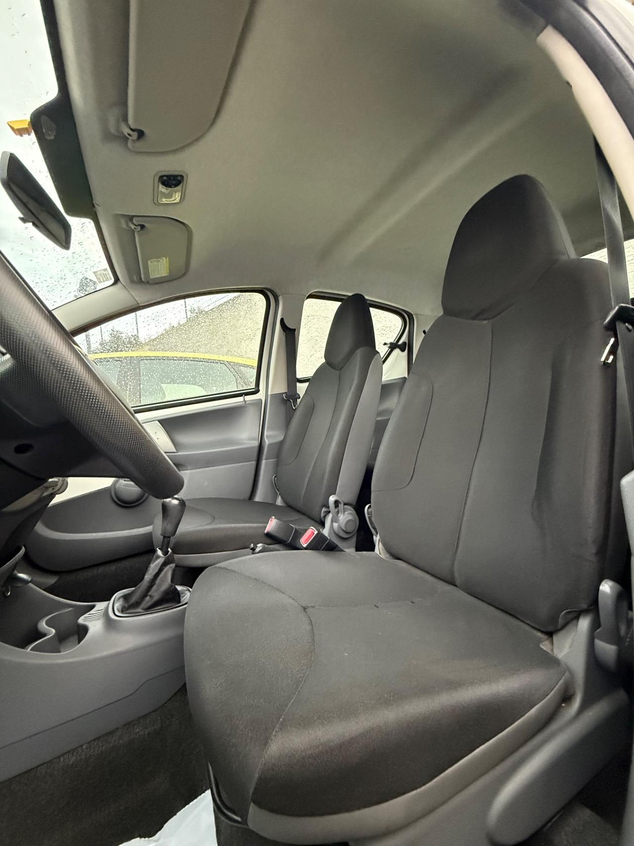 Toyota Aygo 1.0 12V VVT-i 5 porte,Clima,Radio,ecc.