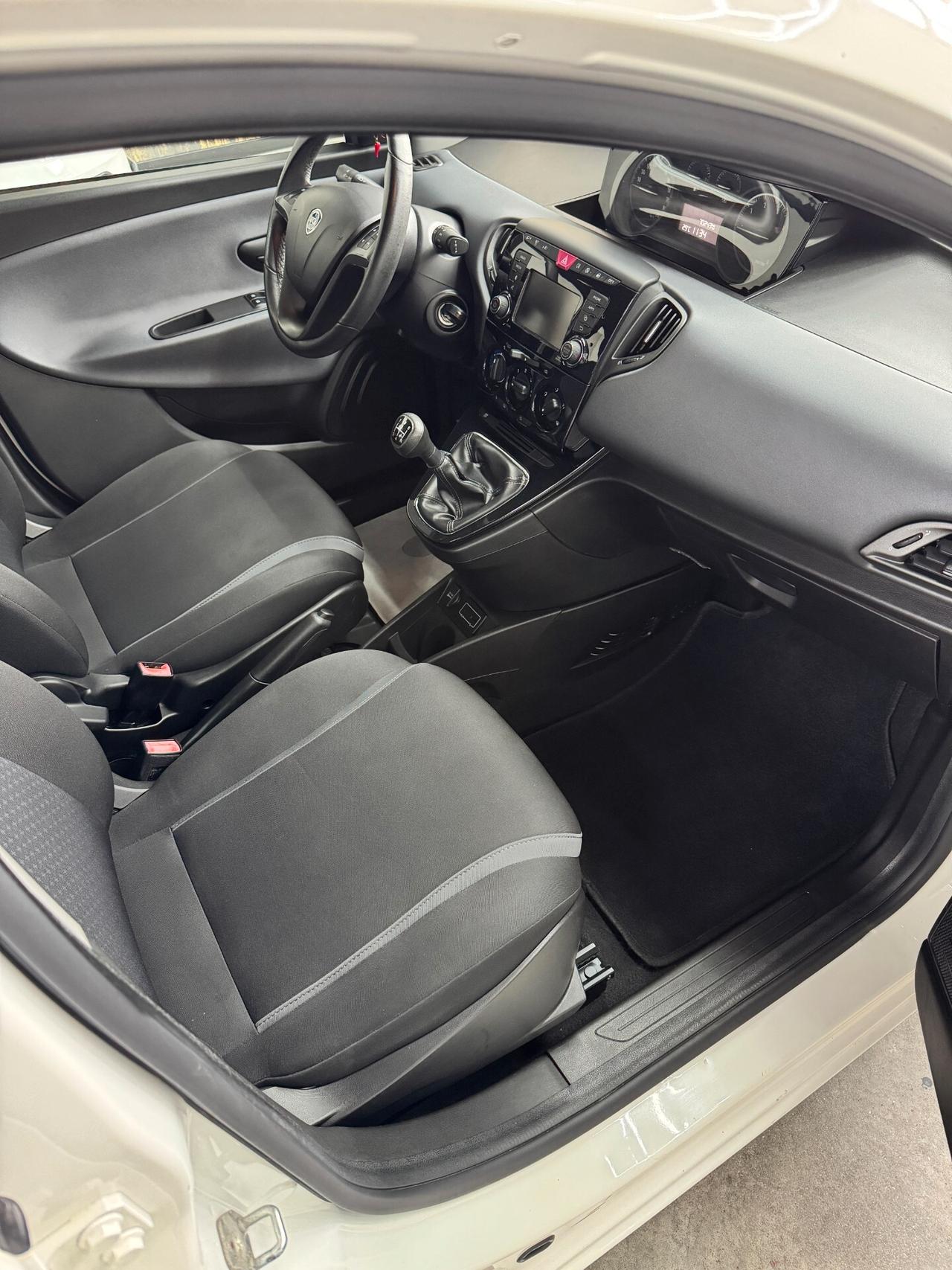 Lancia Ypsilon 1.3 MJT 16V 95 CV 5 porte S&S Gold