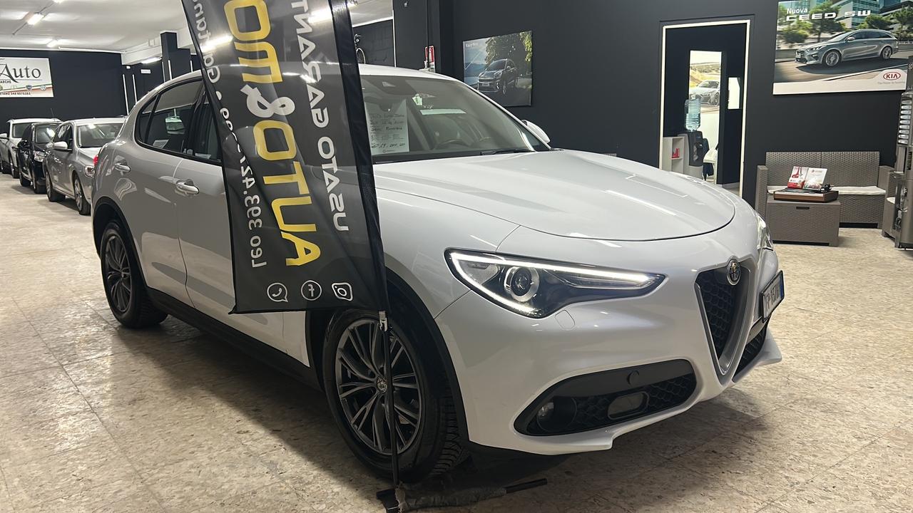 Alfa Romeo Stelvio 2.2 Turbodiesel 150 CV AT8 RWD Super