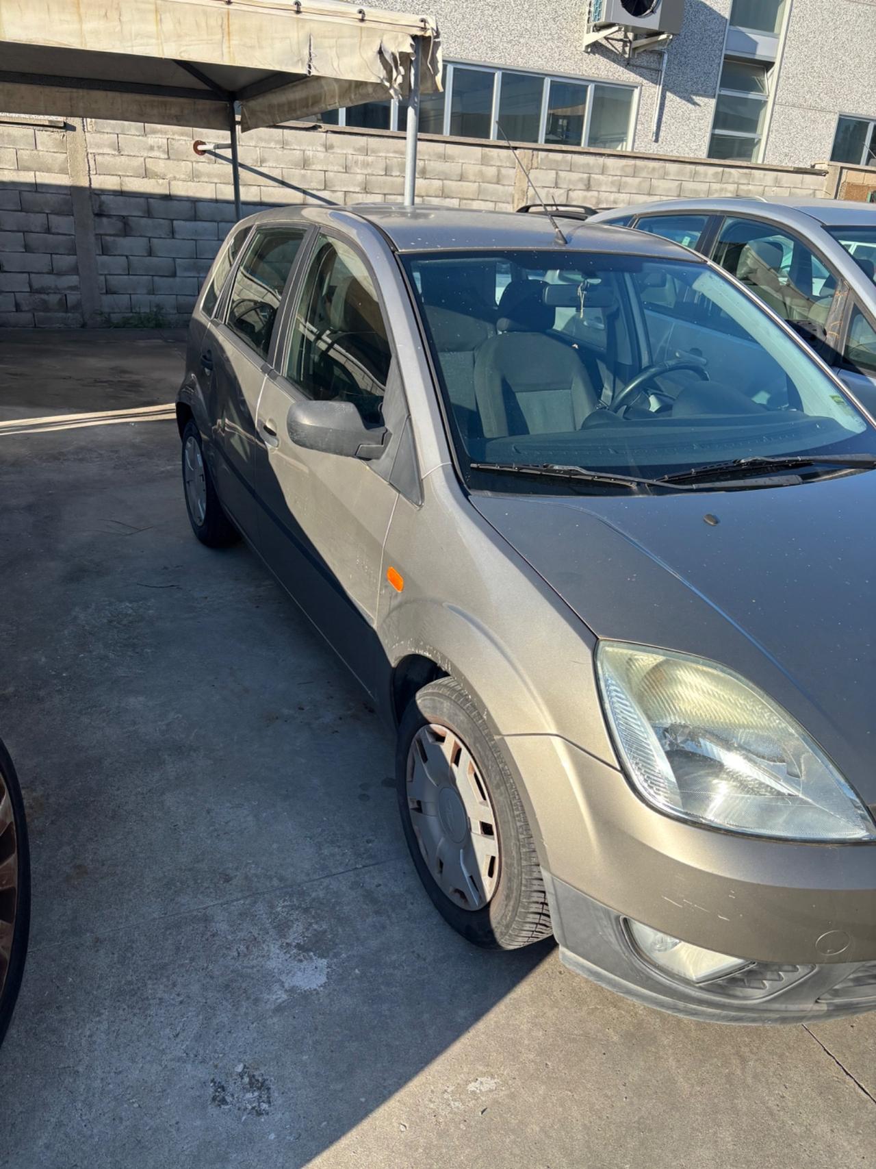 Ford Fiesta 1.2 16V 5p. Ambiente
