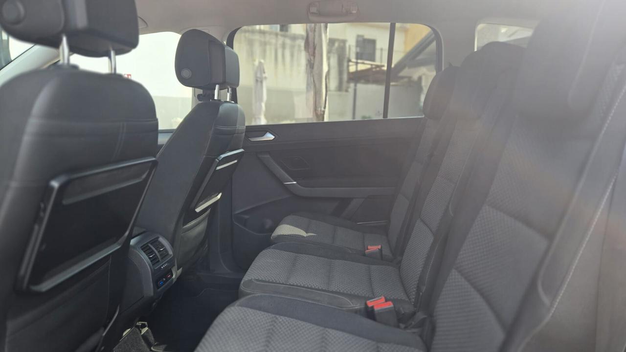 Volkswagen Touran 1.6 tdi Highline 115CV dsg 7p Uff Italy Navi Clima